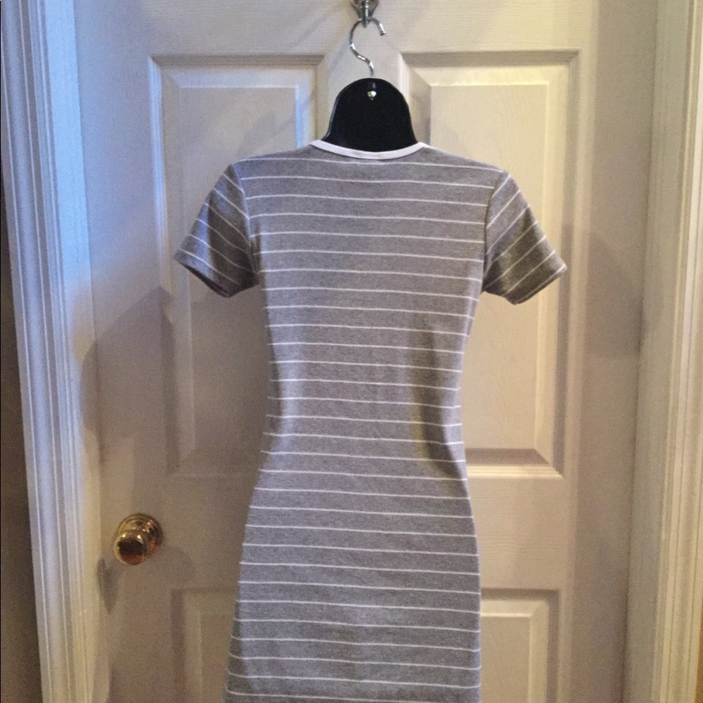 Dress - Picture 3 of 5